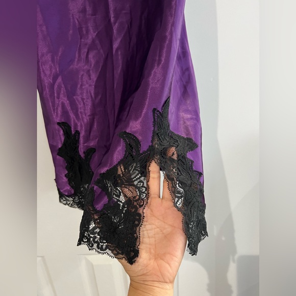 Sexy sleep dress with cut out at the bottom - Picture 4 of 9